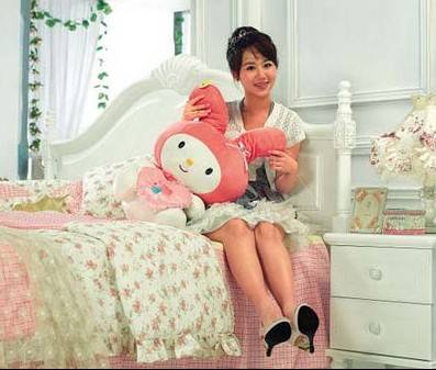 《家有儿女》杨紫成人礼 家居照显蜕变