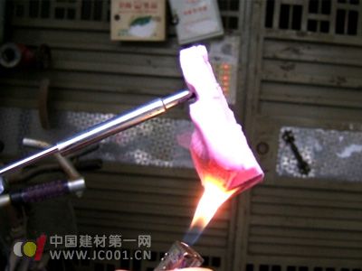可燃性外墙保温材料 省钱不省心
